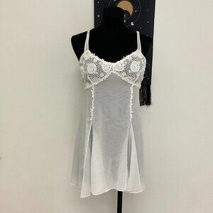 Flora Nikrooz Lace Crochet Night Drees Adjustable Strap Sleeveless Size S White